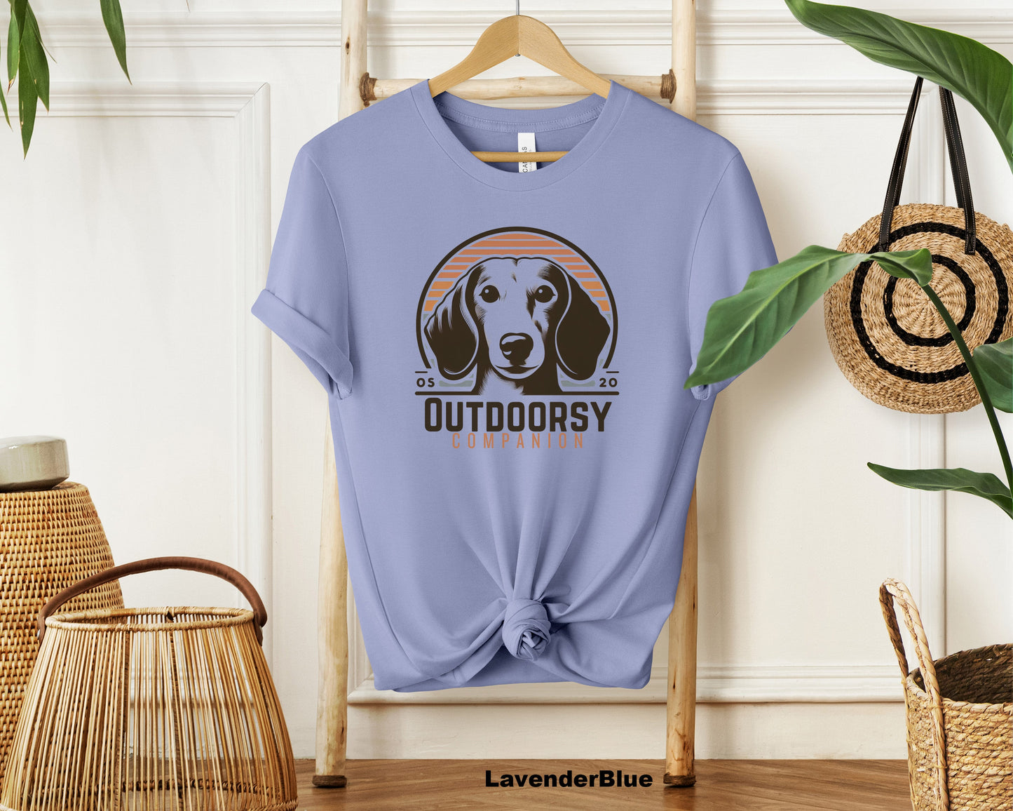 "Dachshund Dog Lover Vintage Style Soft Cotton Crewneck T-Shirt with Cute Dog Print"