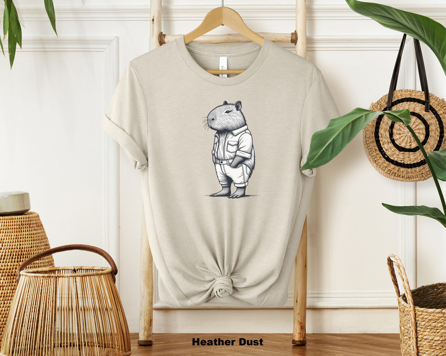 "Worried Capybara Funny Unisex T-Shirt - Ideal Gift for Boss, Boyfriend or Dad"